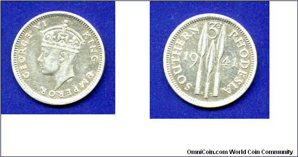 3 pence.
Southrn Rhodesia.
George VI (1936-1952).
Mintage 600,000 units.


Ag925f. 1,41gr.