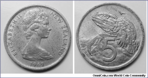 5 Cents (Copper-Nickel) : 1967-1985
Obverse: Crowned head of Queen Elizabeth II right 
 ELIZABETH II NEW ZEALAND date 
Reverse: Tuatara lizard left on rock, bird above 
 5