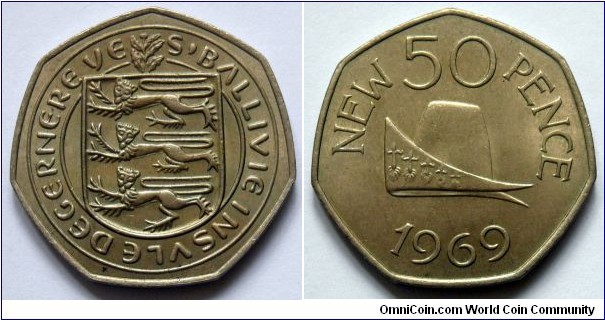 50 pence.
1969, Ducal Cap