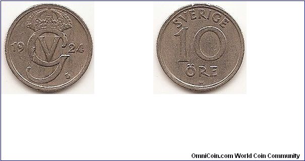 10 Ore
KM#795
1.5000 g., Nickel-Bronze, 15 mm. Ruler: Gustaf V Obv: Crowned monogram divides date Rev: Value