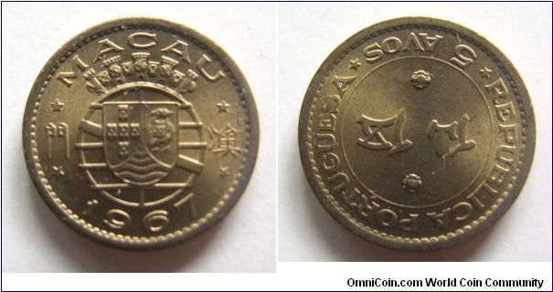 UNC grade 1952 years 5 cents.Macau.It has 17mm diameter,weight 2.6g.