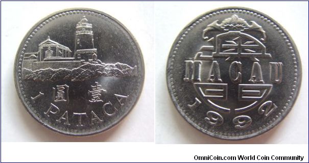 UNC grade 1992 years 1 Dollar .Macau.It has 26mm diameter,weight 9g