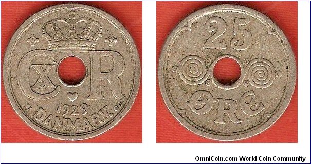 25 ore
coin with central hole
crowned C X monogram of king Christian X
copper-nickel