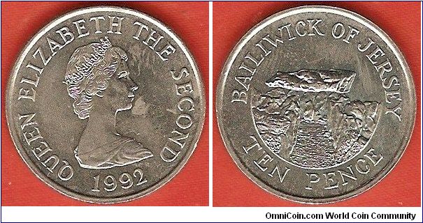 10 pence
La Houque Bie, Faldouet, St. Martin
Elizabeth II by Arnold Machin
copper-nickel
reduced size