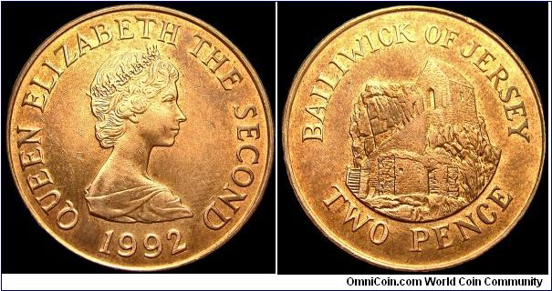 Jersey - 2 Pence - 1992 - Weight 7,1 gr - Copper plated steel - Size 25,91 mm - Ruler / Elizabeth II (1952-) - Reverse / L´Hermitage, St.Helier - Edge : Plain - Note : Released into Circulation in 1998 - reference KM# 55b (1992-97)