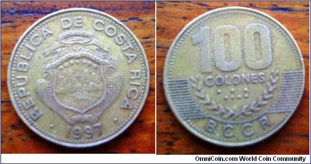 1997 Republica De Costa Rica 100 colones, large brass coin, at 29.6mm diameter