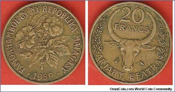 Malagasy Republic
20 francs - 4 ariary
Cotton plant - ox head
aluminum-bronze
Paris Mint