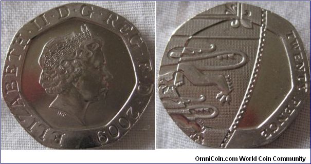 AUNC 20p 2009 issue, can tell by the lustre catwheeling on the thick rim of the coin, that is usualy quick to go
