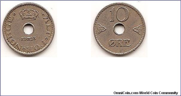 10 Ore
KM#383
1.5000 g., Copper-Nickel, 15 mm. Ruler: Haakon VII Obv: Crown above center hole Rev: Value above center hole