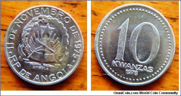 Angola 10 Kwanzas 28mm diameter cupronickel showing 11 Novembro 1975 nice coin from Africa