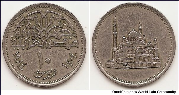 10 Piastres -AH1404-
KM#556
4.4900 g., Copper-Nickel, 24.81 mm. Obv: Denomination divides dates, legend above Rev: Mohamad Ali Mosque Edge: Reeded