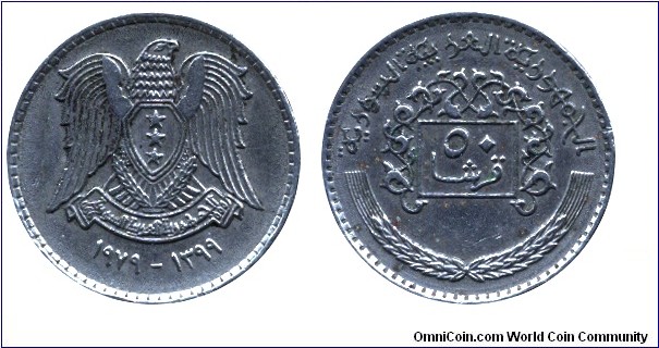 Syrian Arab Republic, 50 piastres, 1979, Cu-Ni, 23.4mm, 5g, Imperial Eagle with three stars.
