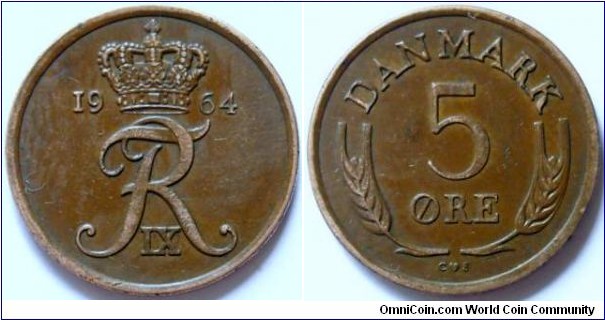 5 ore.
1964