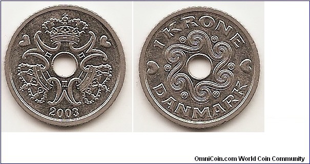 1 Krone
KM#873.2
3.6000 g., Copper-Nickel, 20.29 mm.   Ruler: Margrethe II Obv: 3 crowned MII monograms around center hole, date below Rev: Design surounds center hole, value above, hearts flank Edge: Reeded Note: Without initials