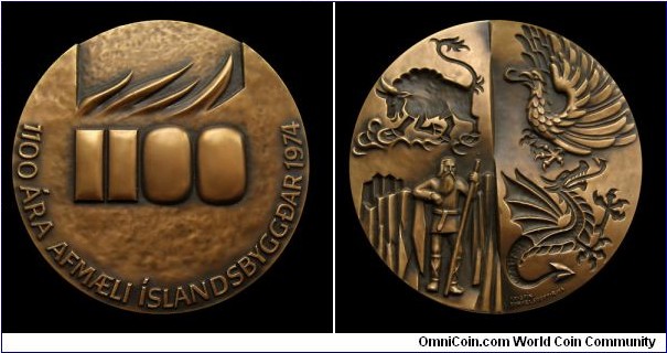 Iceland Commemorate the 1100th year's anniversary of 1st Settlement of Iceland Bronee Medal. 70.2 MM, 300 GM. Mintage:13000 
