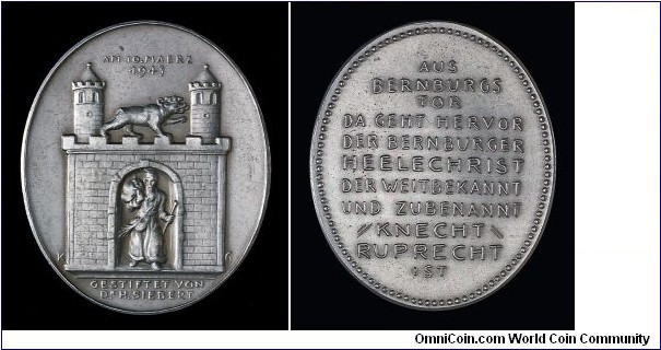 Karl Goetz Christmas medal distributed by D. H. Siebert, Bernburg, Germany.